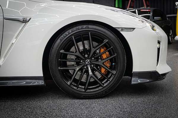 2016 Nissan GT-R Premium R35
