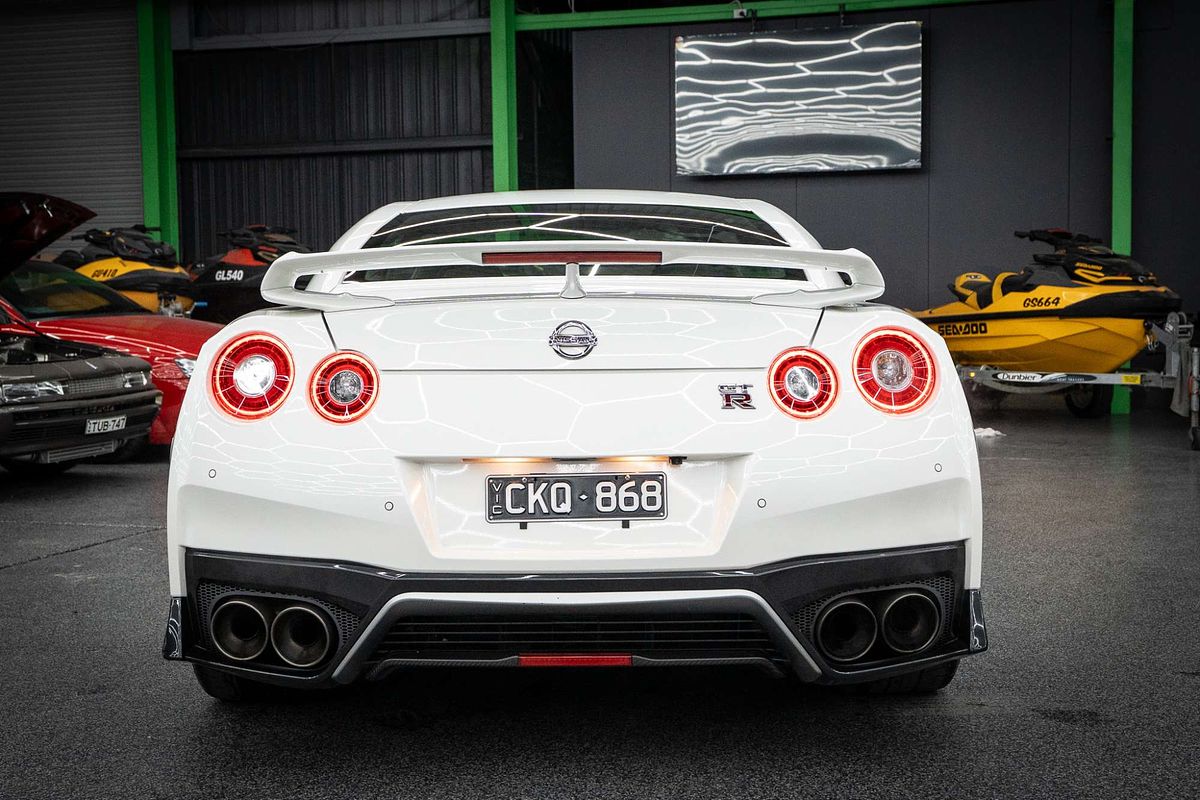 2016 Nissan GT-R Premium R35