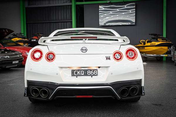 2016 Nissan GT-R Premium R35