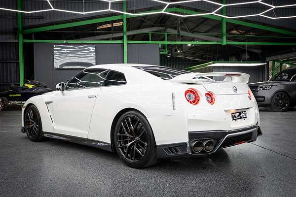 2016 Nissan GT-R Premium R35