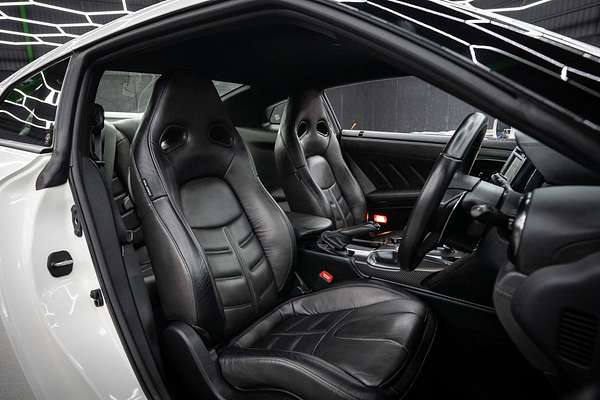 2016 Nissan GT-R Premium R35