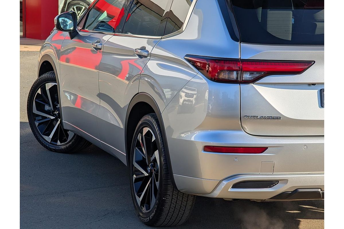 2022 Mitsubishi OUTLANDER OUTLANDER EXCEED 7 SEAT (AWD) ZM4E46