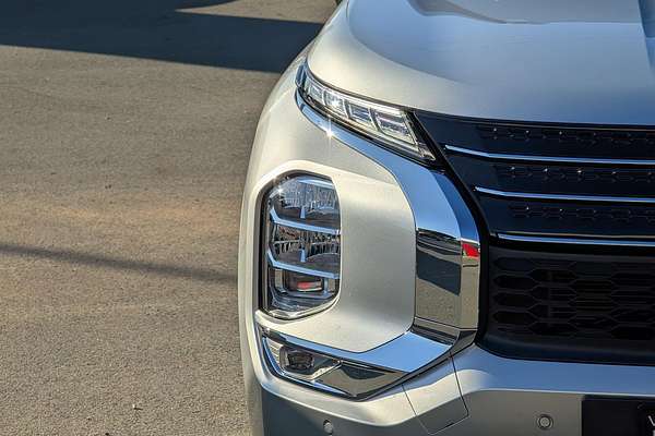2022 Mitsubishi OUTLANDER OUTLANDER EXCEED 7 SEAT (AWD) ZM4E46