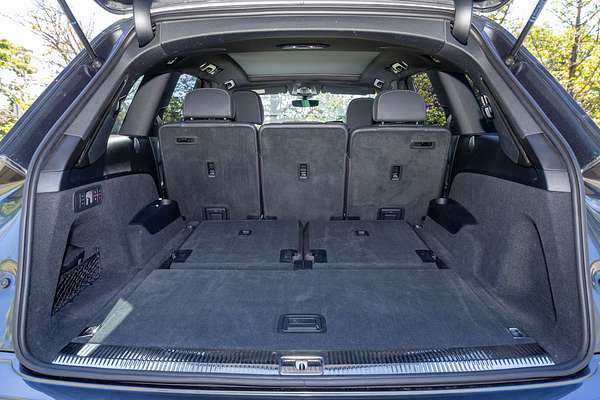 2020 Audi Q7 50 TDI S line 4M