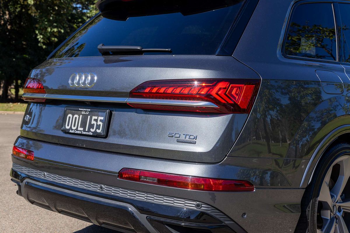 2020 Audi Q7 50 TDI S line 4M