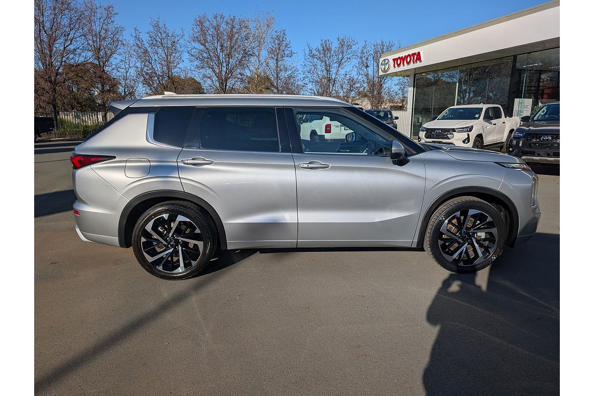 2022 Mitsubishi OUTLANDER OUTLANDER EXCEED 7 SEAT (AWD) ZM4E46
