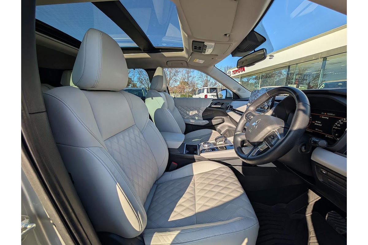 2022 Mitsubishi OUTLANDER OUTLANDER EXCEED 7 SEAT (AWD) ZM4E46