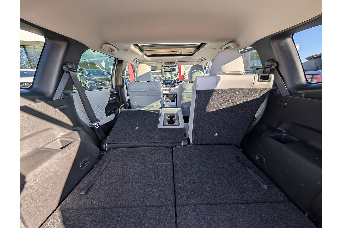 2022 Mitsubishi OUTLANDER OUTLANDER EXCEED 7 SEAT (AWD) ZM4E46