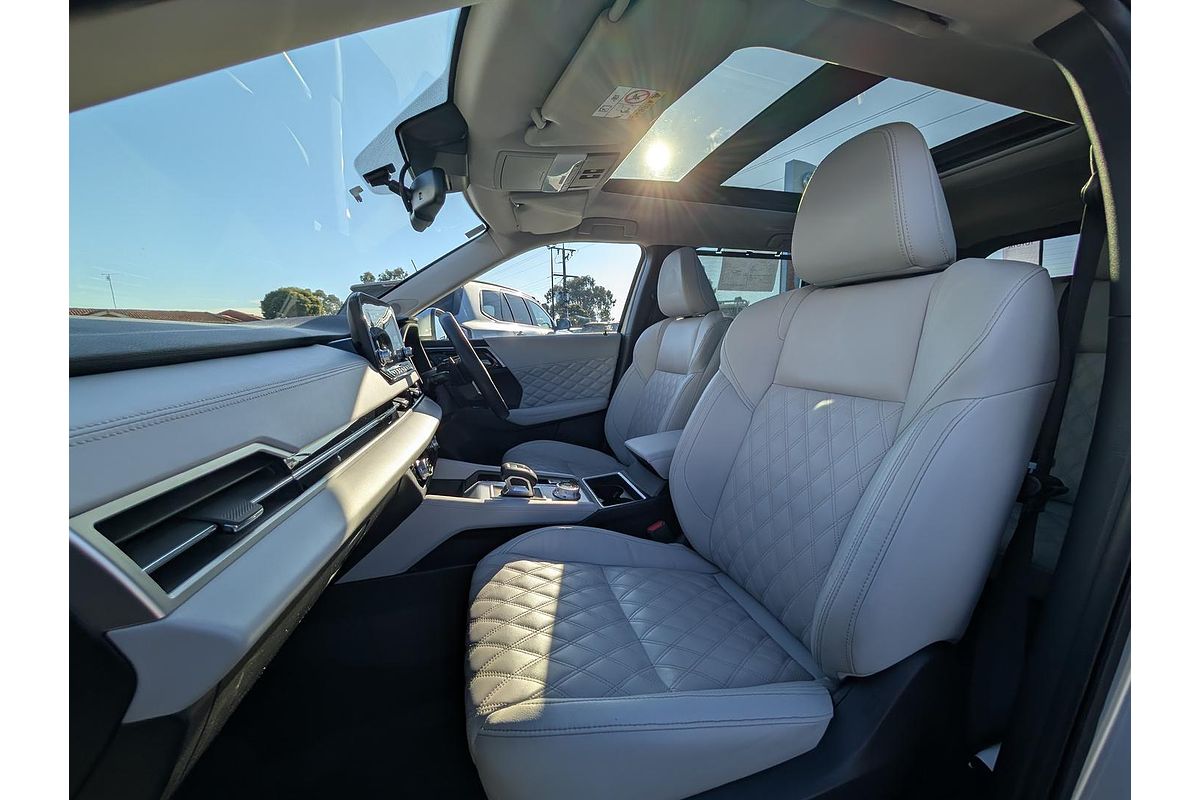 2022 Mitsubishi OUTLANDER OUTLANDER EXCEED 7 SEAT (AWD) ZM4E46