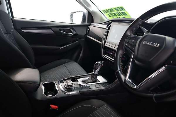 2022 Isuzu MU-X LS-U
