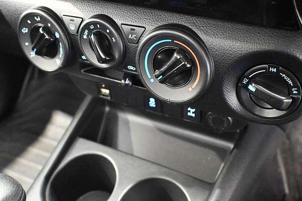 2018 Toyota Hilux SR GUN126R 4X4