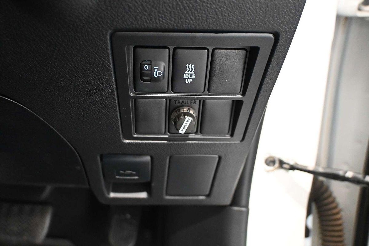 2018 Toyota Hilux SR GUN126R 4X4