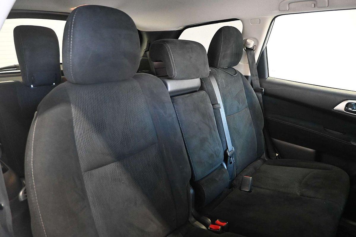 2016 Nissan Pathfinder ST R52
