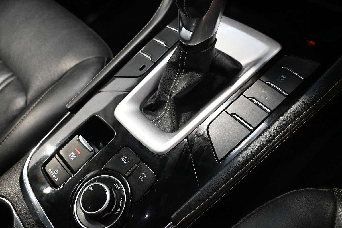 2022 Isuzu MU-X LS-T