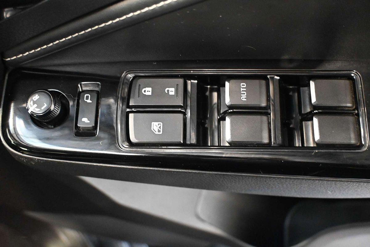 2022 Isuzu MU-X LS-T