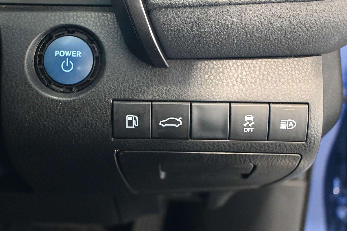 2018 Toyota Camry SL AXVH71R