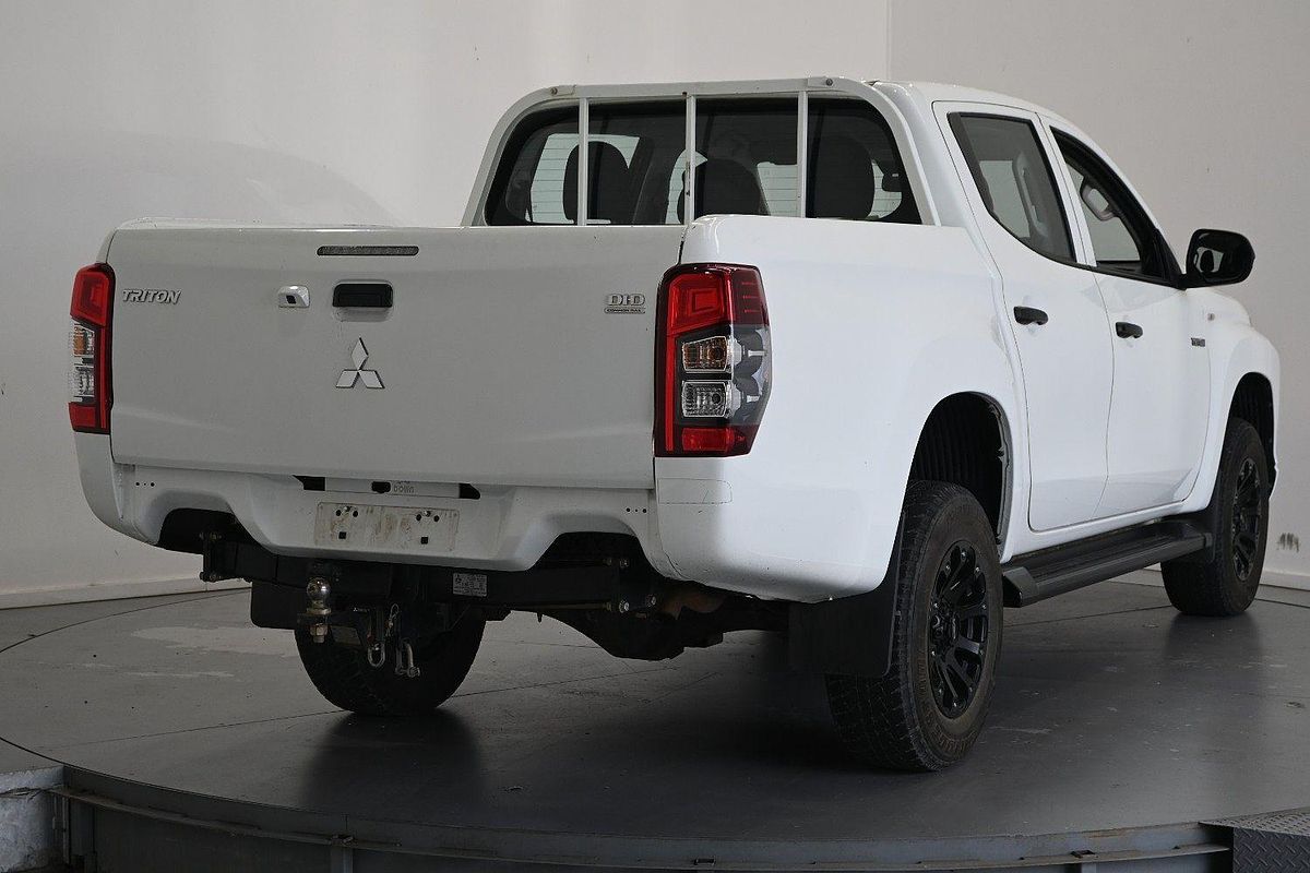 2021 Mitsubishi Triton GLX MR 4X4