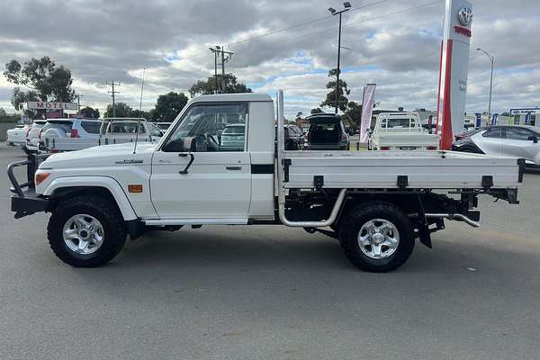 2023 Toyota LC Military LC Military GXL 4.5L T Diesel Manual Single C/Chassis VDJ79R 4X4