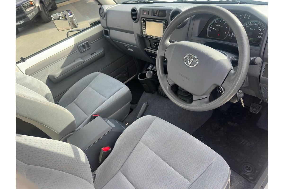 2023 Toyota LC Military LC Military GXL 4.5L T Diesel Manual Single C/Chassis VDJ79R 4X4