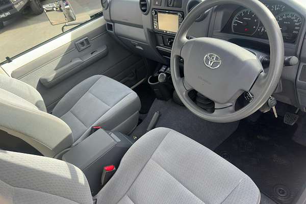 2023 Toyota LC Military LC Military GXL 4.5L T Diesel Manual Single C/Chassis VDJ79R 4X4