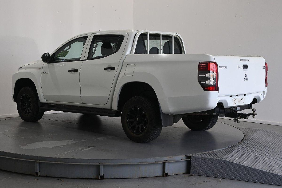 2021 Mitsubishi Triton GLX MR 4X4