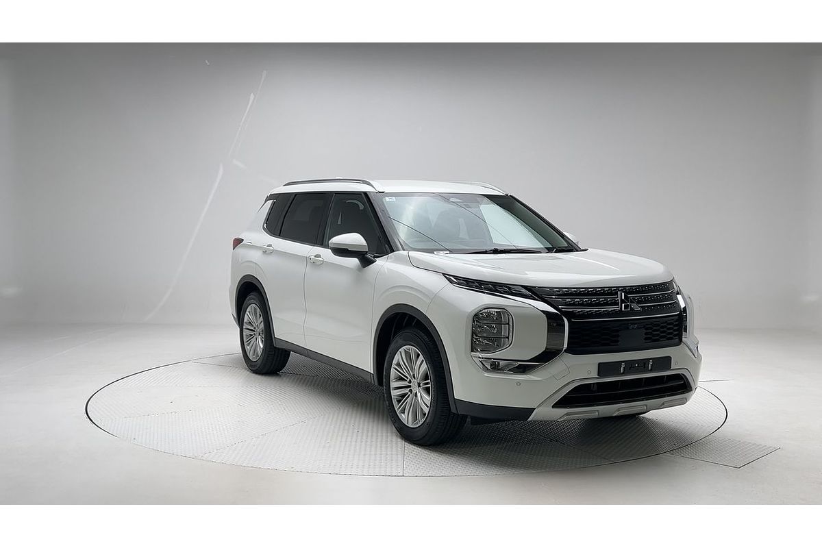 2024 Mitsubishi Outlander LS ZM