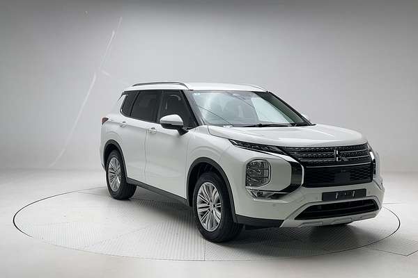 2024 Mitsubishi Outlander LS ZM