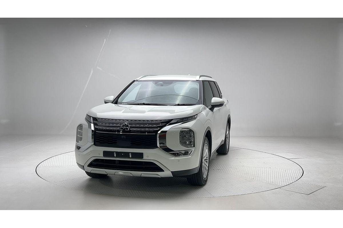 2024 Mitsubishi Outlander LS ZM