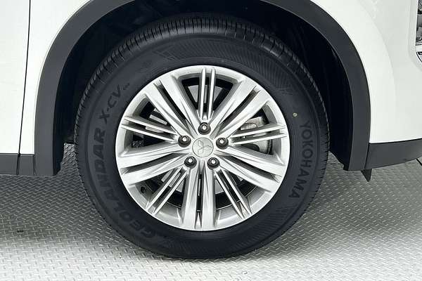 2024 Mitsubishi Outlander LS ZM