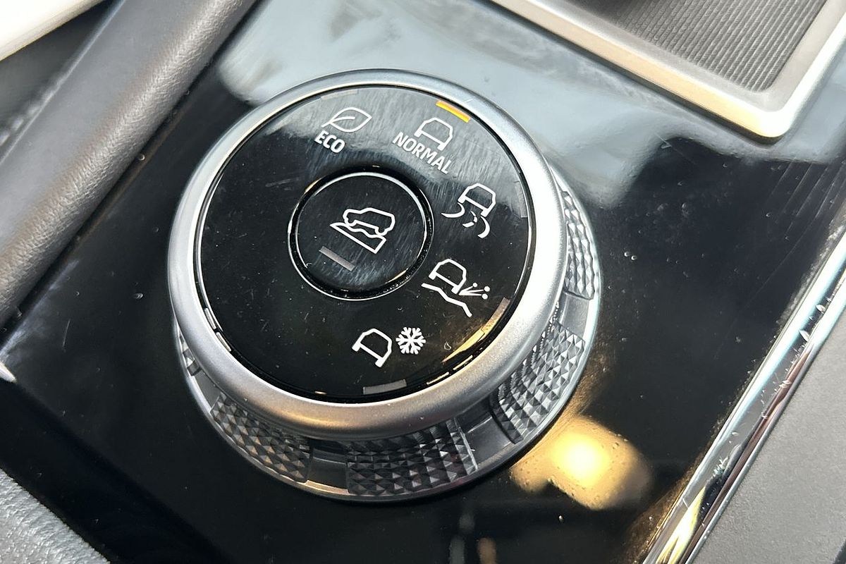 2024 Mitsubishi Outlander LS ZM