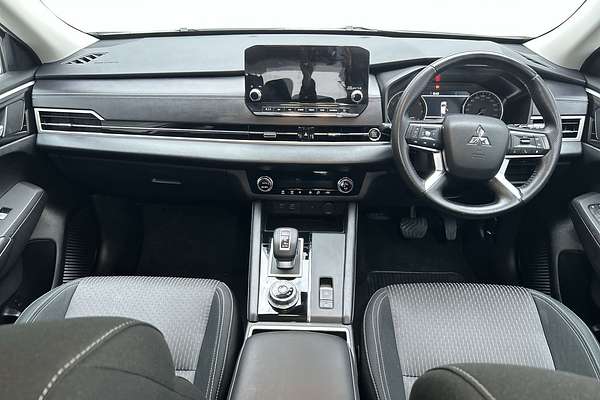 2024 Mitsubishi Outlander LS ZM