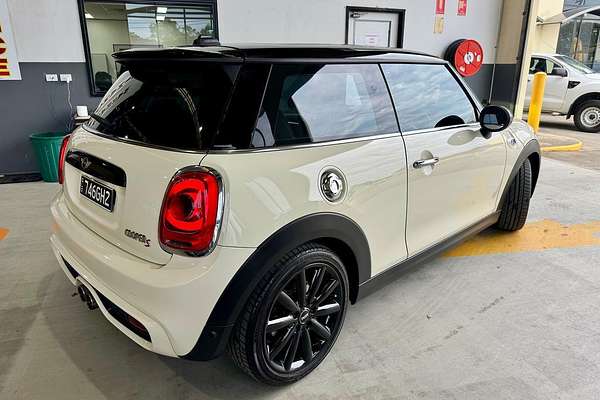 2016 MINI Cooper SF56