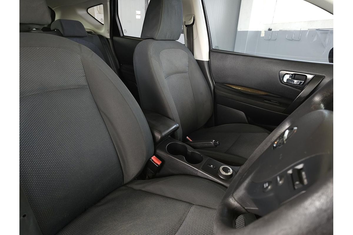 2010 Nissan Dualis ST J10