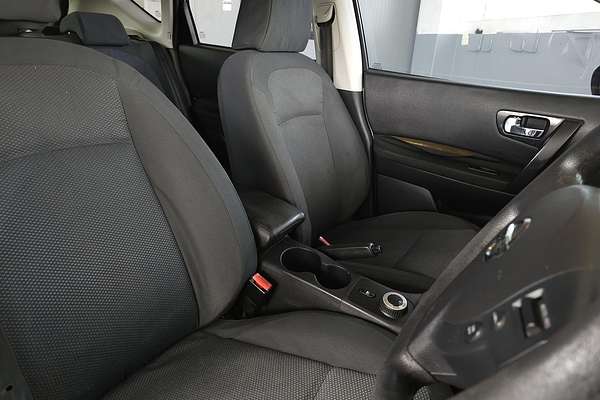 2010 Nissan Dualis ST J10