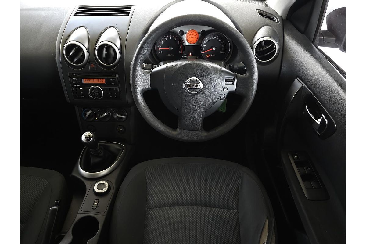 2010 Nissan Dualis ST J10