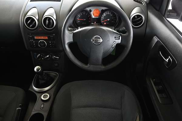 2010 Nissan Dualis ST J10