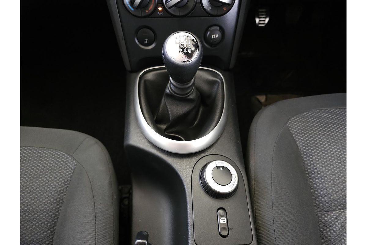 2010 Nissan Dualis ST J10