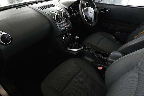 2010 Nissan Dualis ST J10