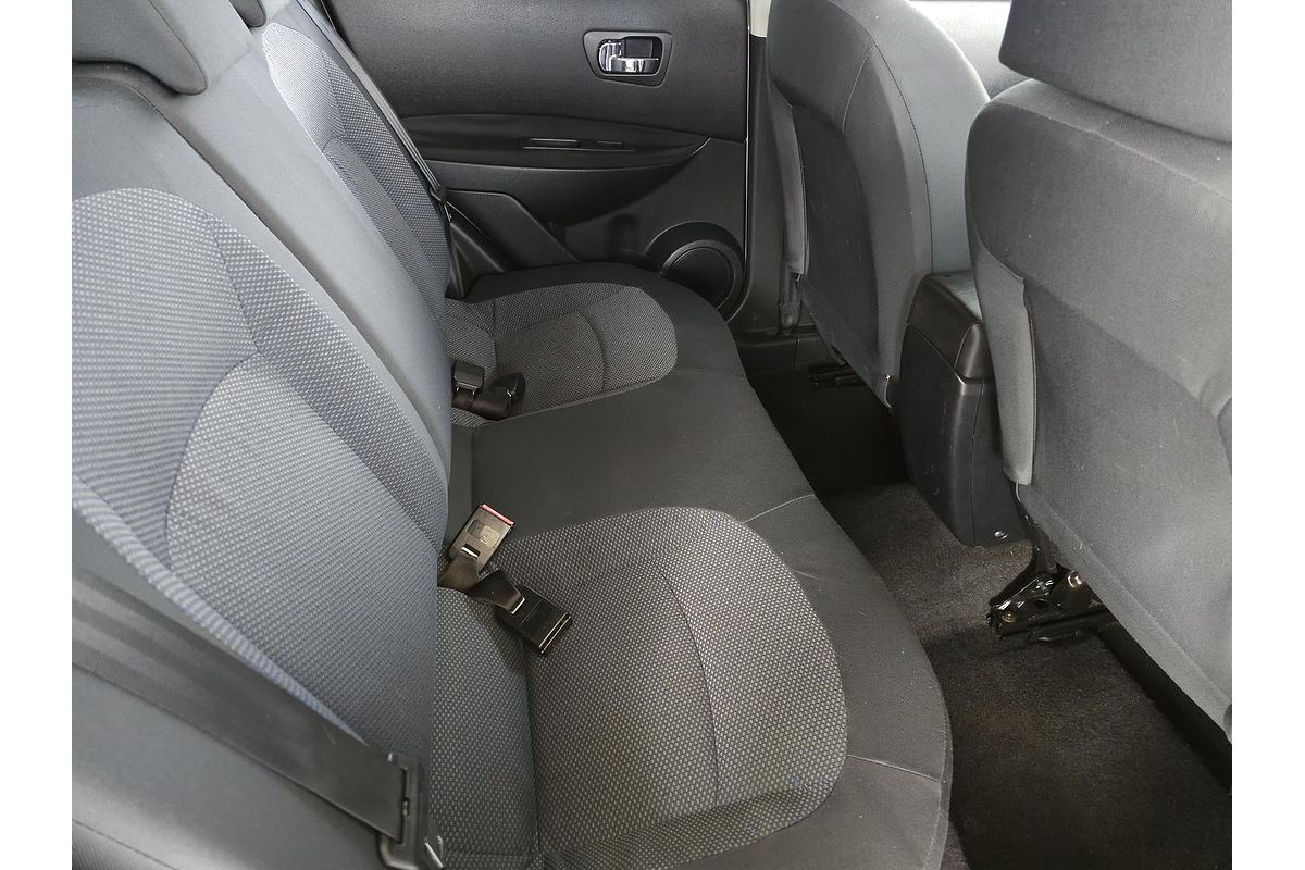 2010 Nissan Dualis ST J10