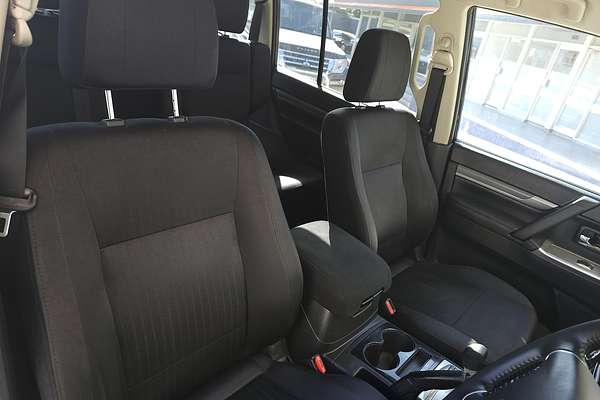 2018 Mitsubishi Pajero GLX NX