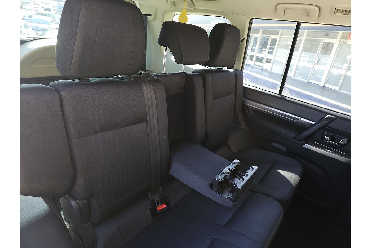 2018 Mitsubishi Pajero GLX NX