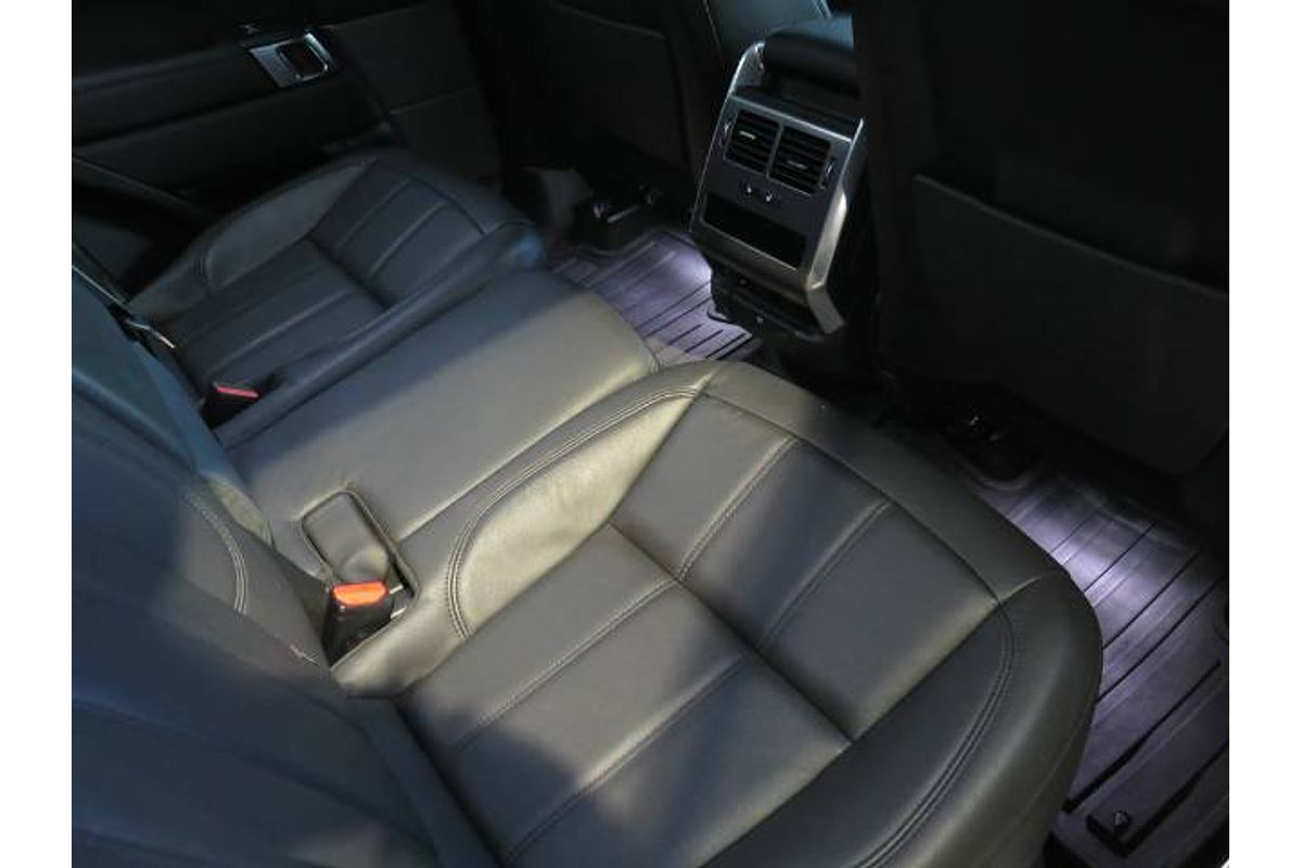 2022 Land Rover Rover P400 Dynamic SE