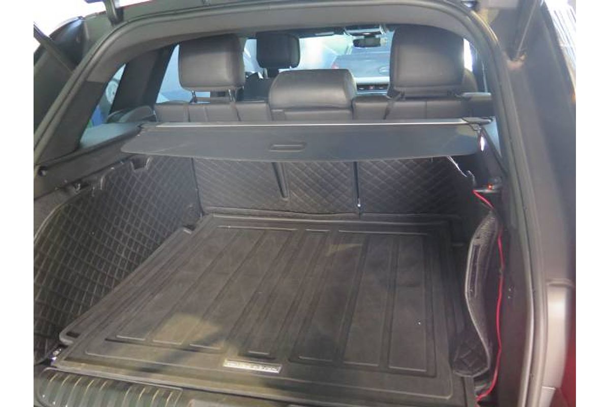 2022 Land Rover Rover P400 Dynamic SE