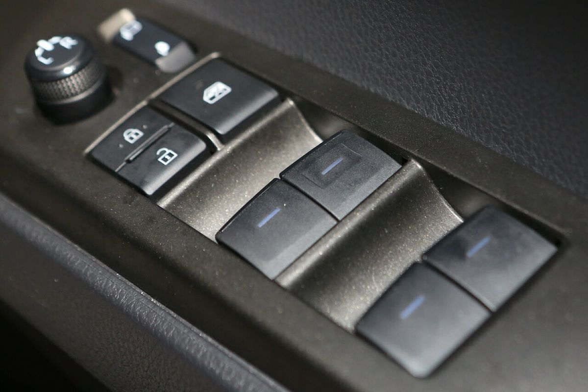 2022 Toyota Camry Ascent Sport AXVH70R