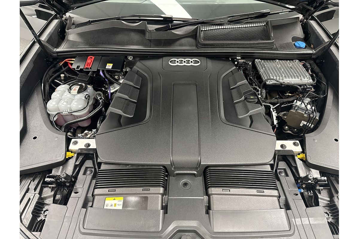 2021 Audi Q8 50 TDI S line F1