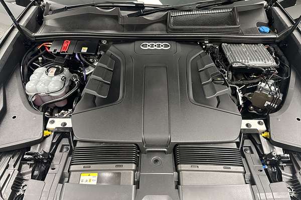 2021 Audi Q8 50 TDI S line F1