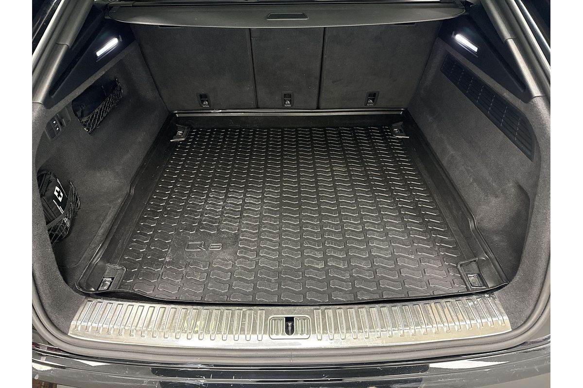 2021 Audi Q8 50 TDI S line F1