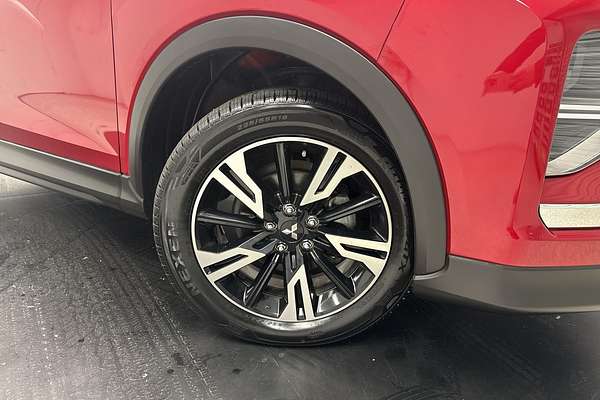 2021 Mitsubishi YB