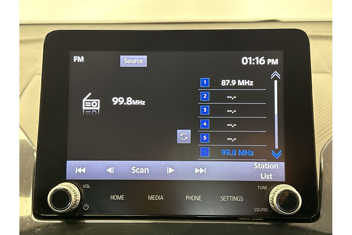2021 Mitsubishi YB