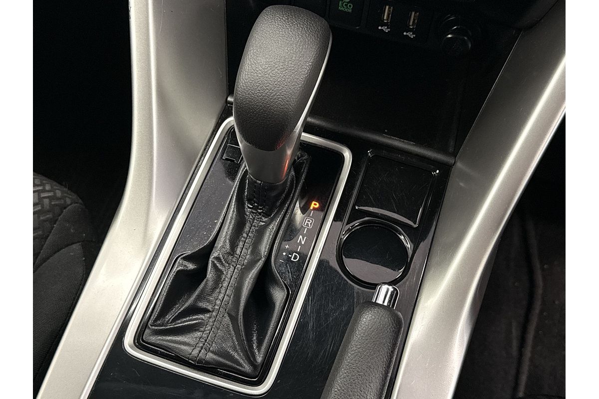 2021 Mitsubishi YB